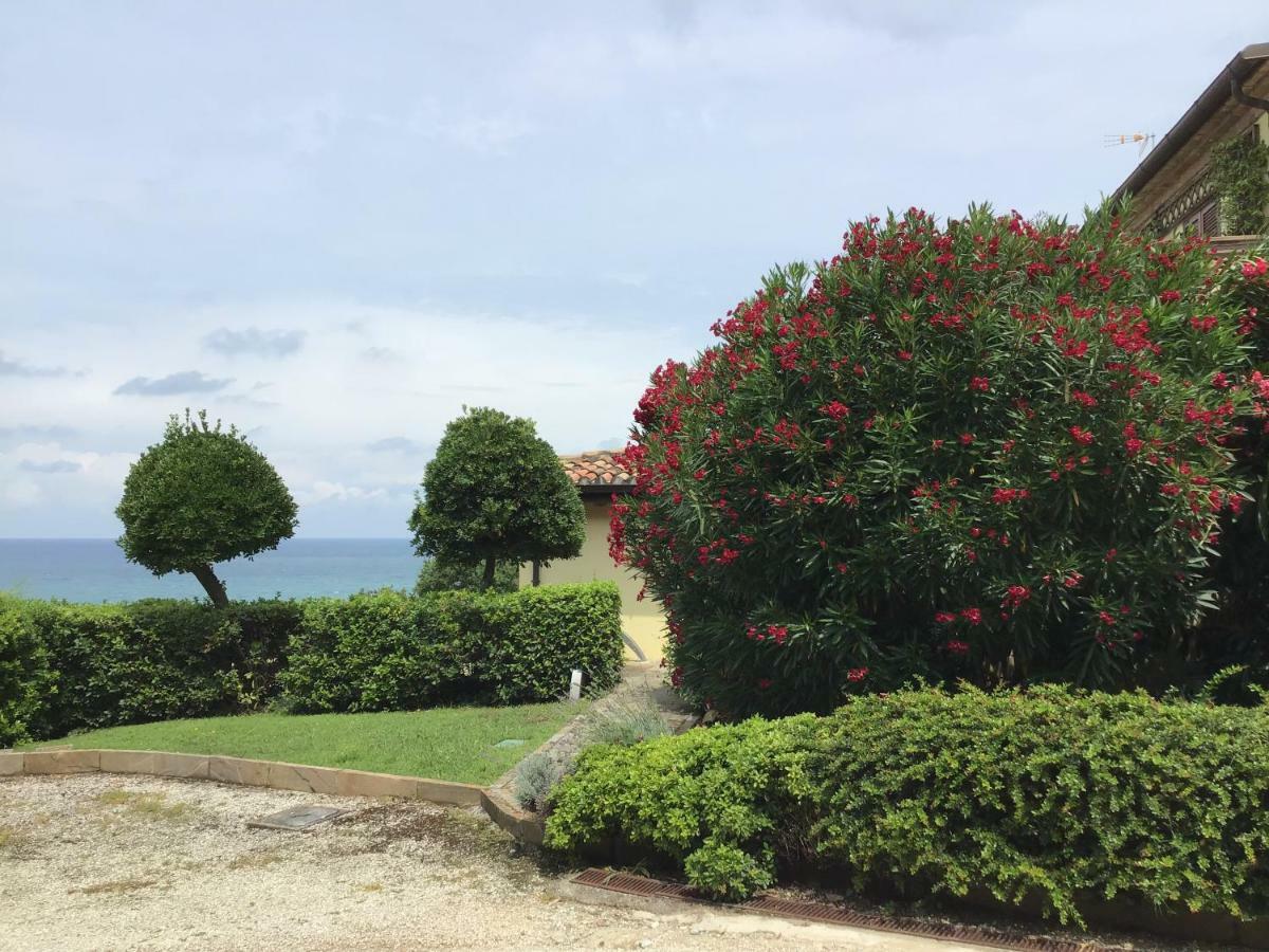Residence Baia Vallugola Castel di Mezzo Bagian luar foto